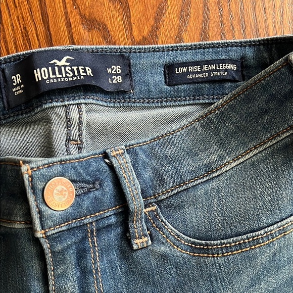 Hollister | Women’s Size 26x28 Low Rise Jean Legging - Picture 2 of 5